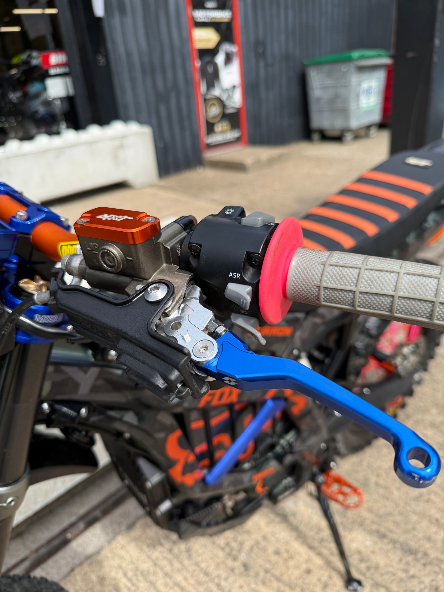 2025 SUR-RON ULTRA BEE 798 miles