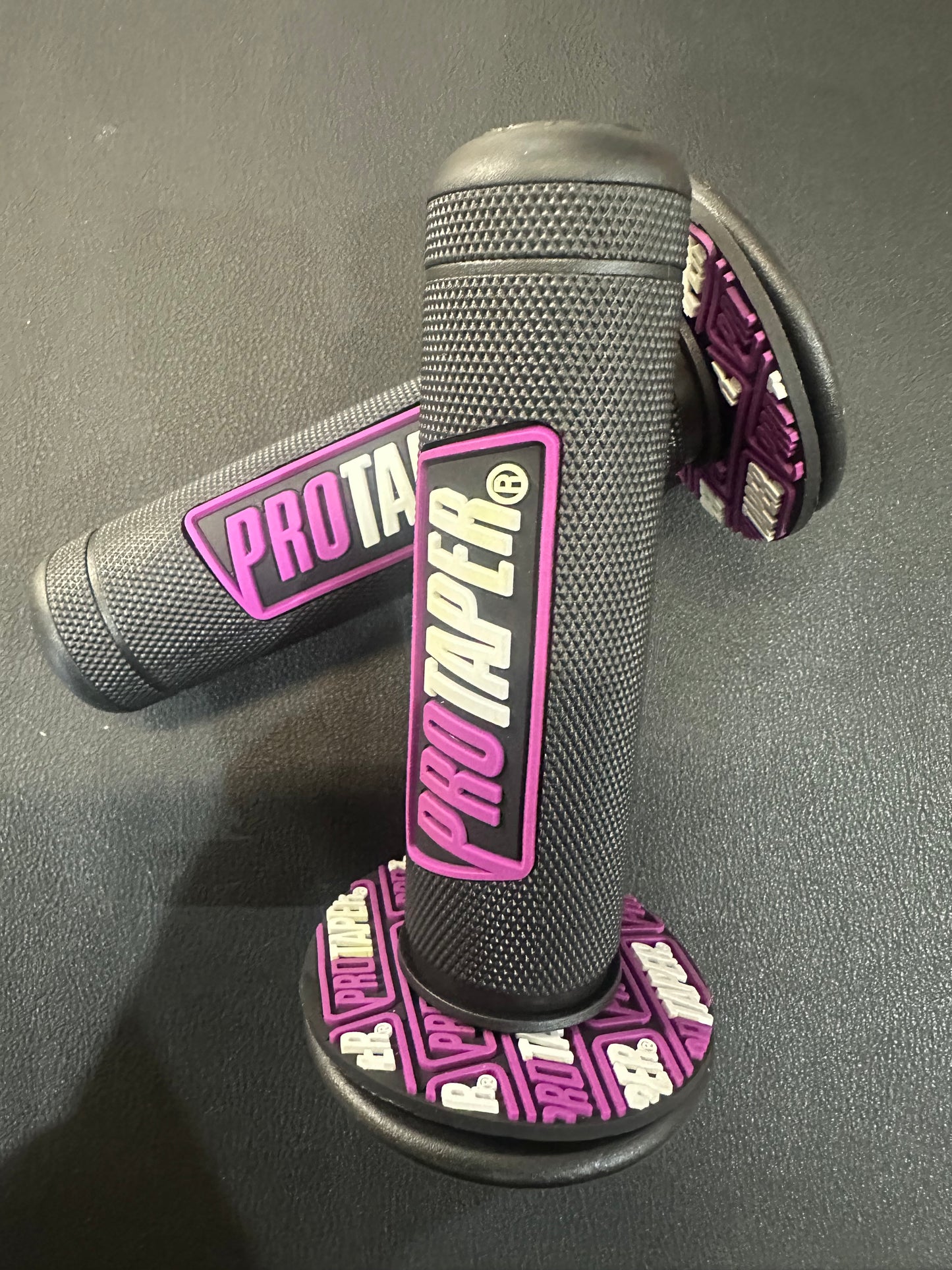 Pro taper handle bar grips